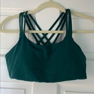 Large Athleta bra with removable pads